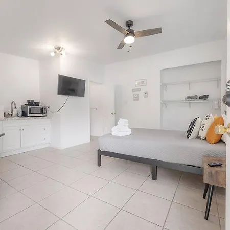Stadium Apartment W Area & Parking